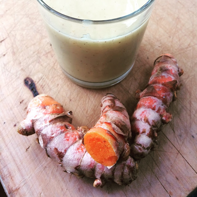 Alessandra Zecchini Smoothie with fresh turmeric (curcuma)