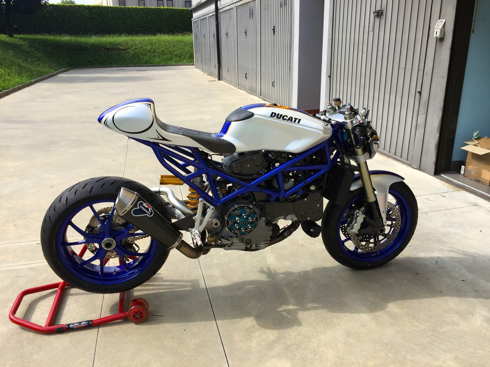 ducati cafe racer