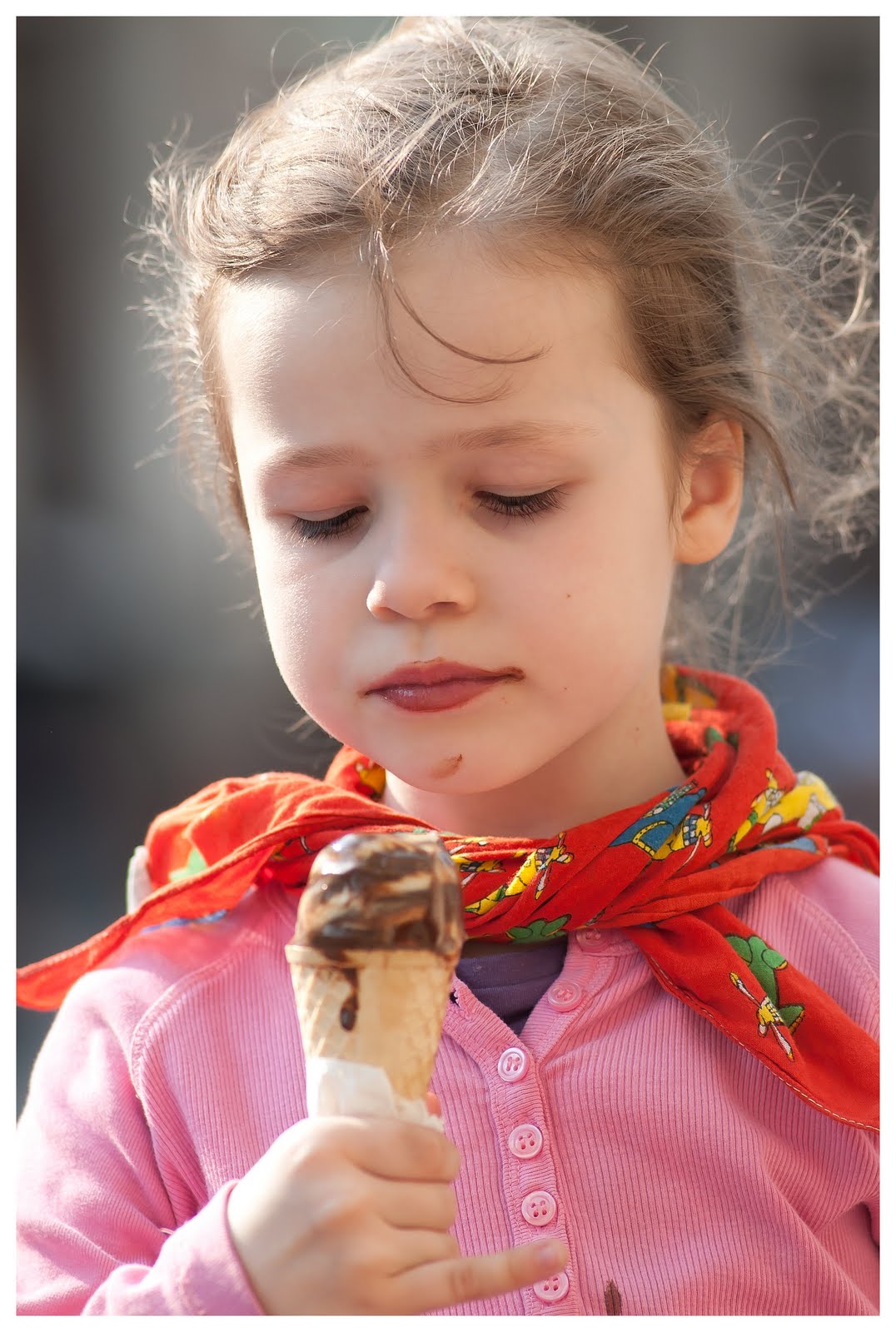 Wracając Do Domu Scrooge Zamiast Swojej Kołatki Do Drzwi Zobaczył julka: Wracając do domu