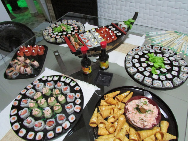 Mesa de Sushi com mesa de Boteco - O cliente quem manda... by Chef Daniel Deywes