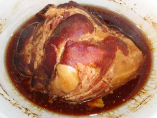 theArtisticFarmer: Crock-pot Ham with Gravy