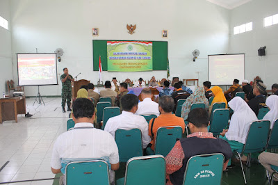 TEMA BHINEKA TUNGGAL IKA DISAMPAIKAN DANRAMIL MONDOKAN DALAM ACARA SILATURAHIM MUI KAB. SRAGEN