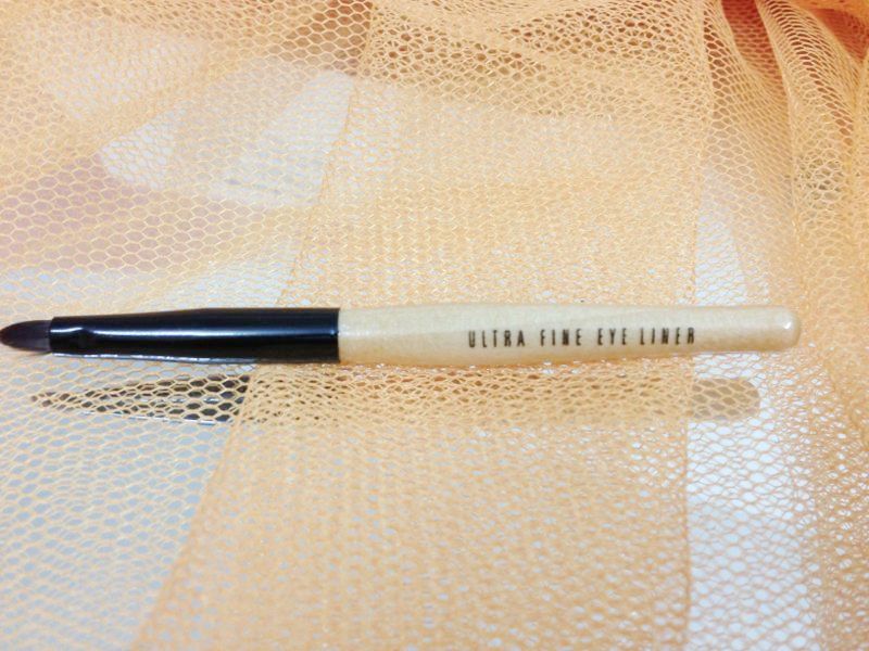 Bobbi Brown Long Wear Gel Eyeliner With Bobbi brown eyeliner brush and