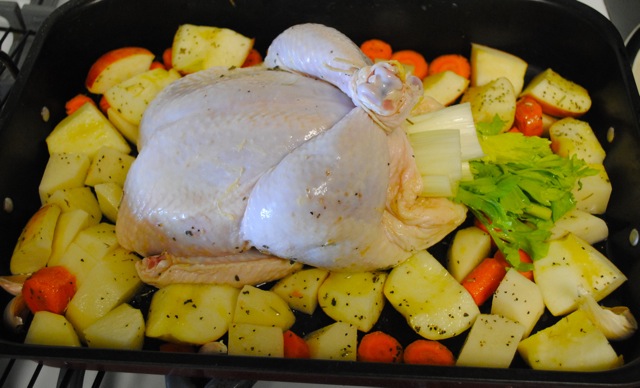 Курица бройлерная в духовке. Жареная курица на сковороде. Готовим бройлера. Как запечь бройлера в духовке целиком в рукаве. Тушка бройлера в духовке.