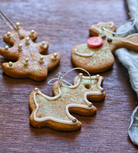 Cupcakes & Couscous Christmas Biscuit Tree