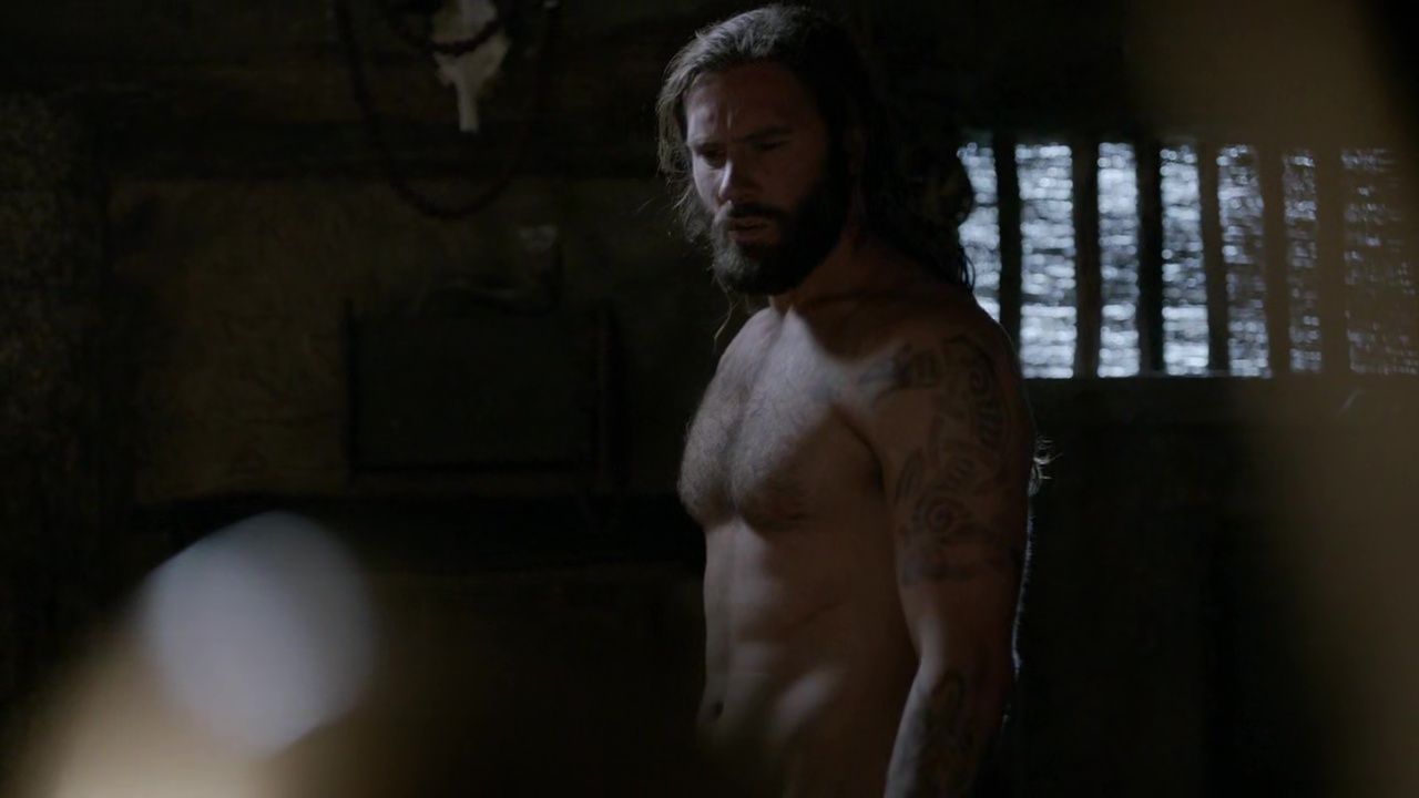 Clive Standen nude in Vikings 2-07 "Blood Eagle" .