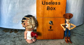 La caja mas inutil del mundo - teletienda - Useless Box