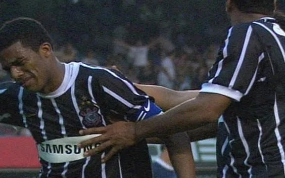 Jogador de Futebol Ebert Willian Amâncio - LOL Esporte