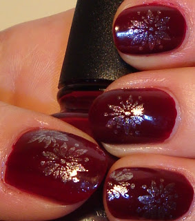 NOTD: silvery snowflakes in dark night