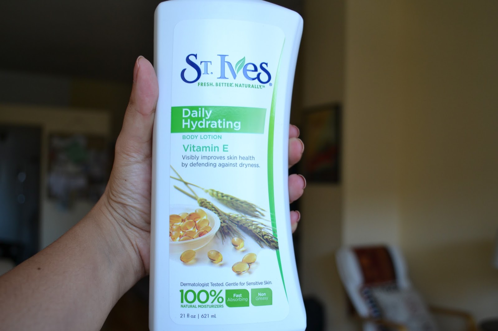 MISSY IN THE MIRROR The Review St. Ives Body Lotions