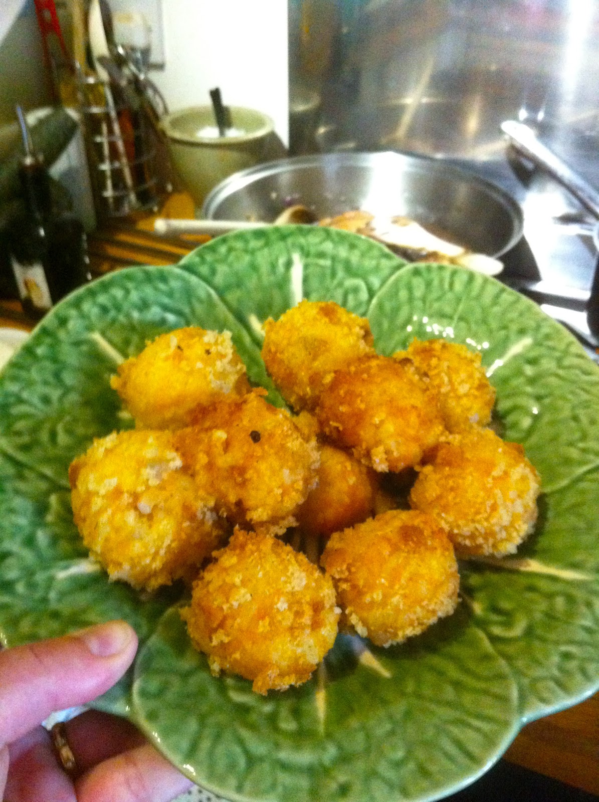 ARANCINI (DEEPFRIED RISOTTO BALLS)