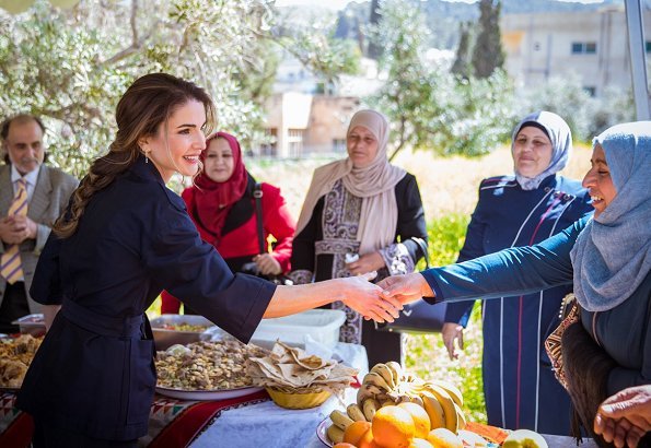 Queen Rania joined hikers in the village of Rmeimeen to take part in the Jordan Trail’s second annual Thru-Hike