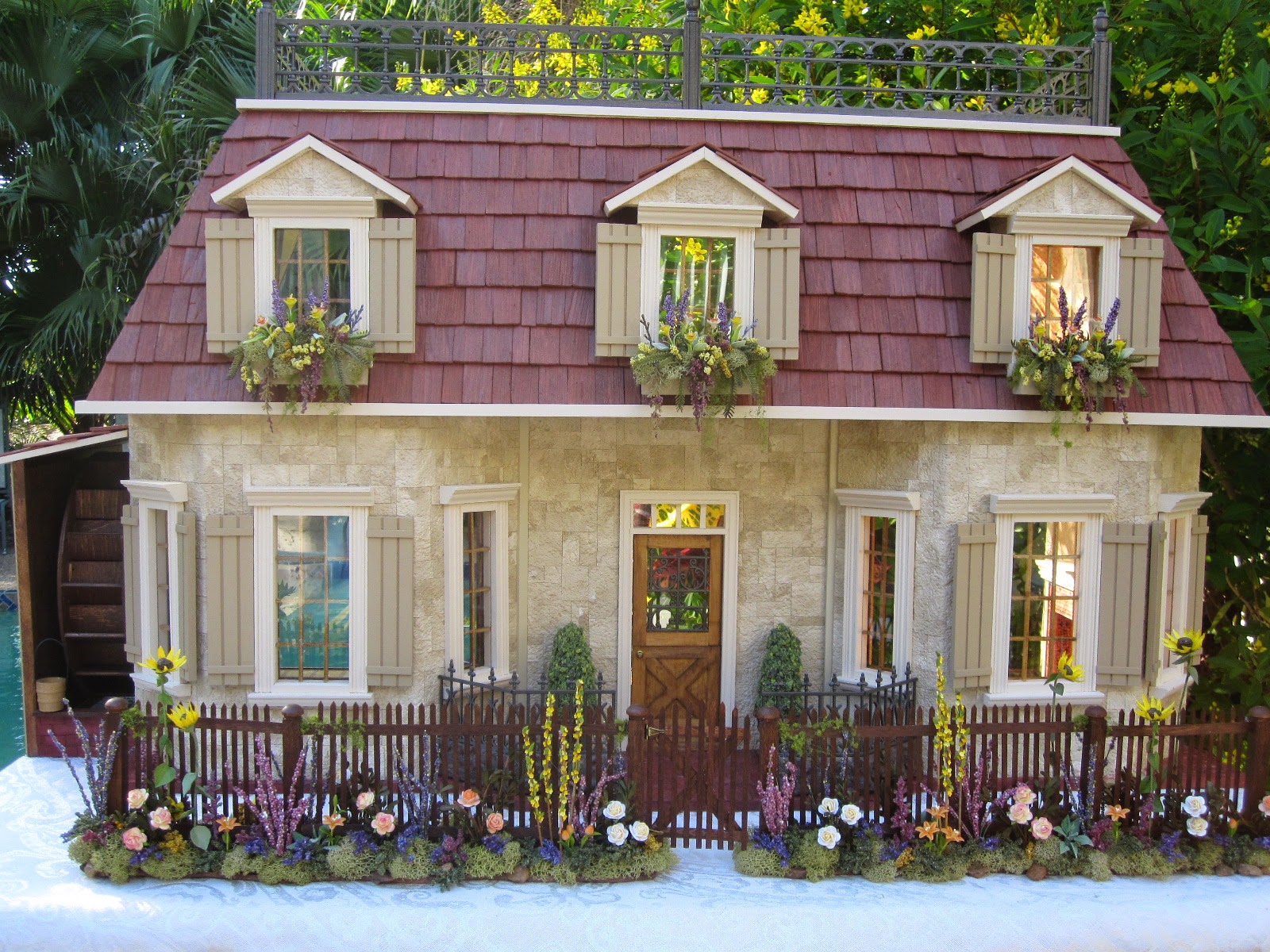 Dollhouses by Robin Carey Francais Chalet Champagne en Pierre