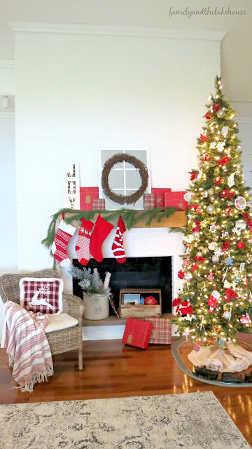 Family and the Lake House - Holiday Home Tour 2016 - www.familyandthelakehouse.com