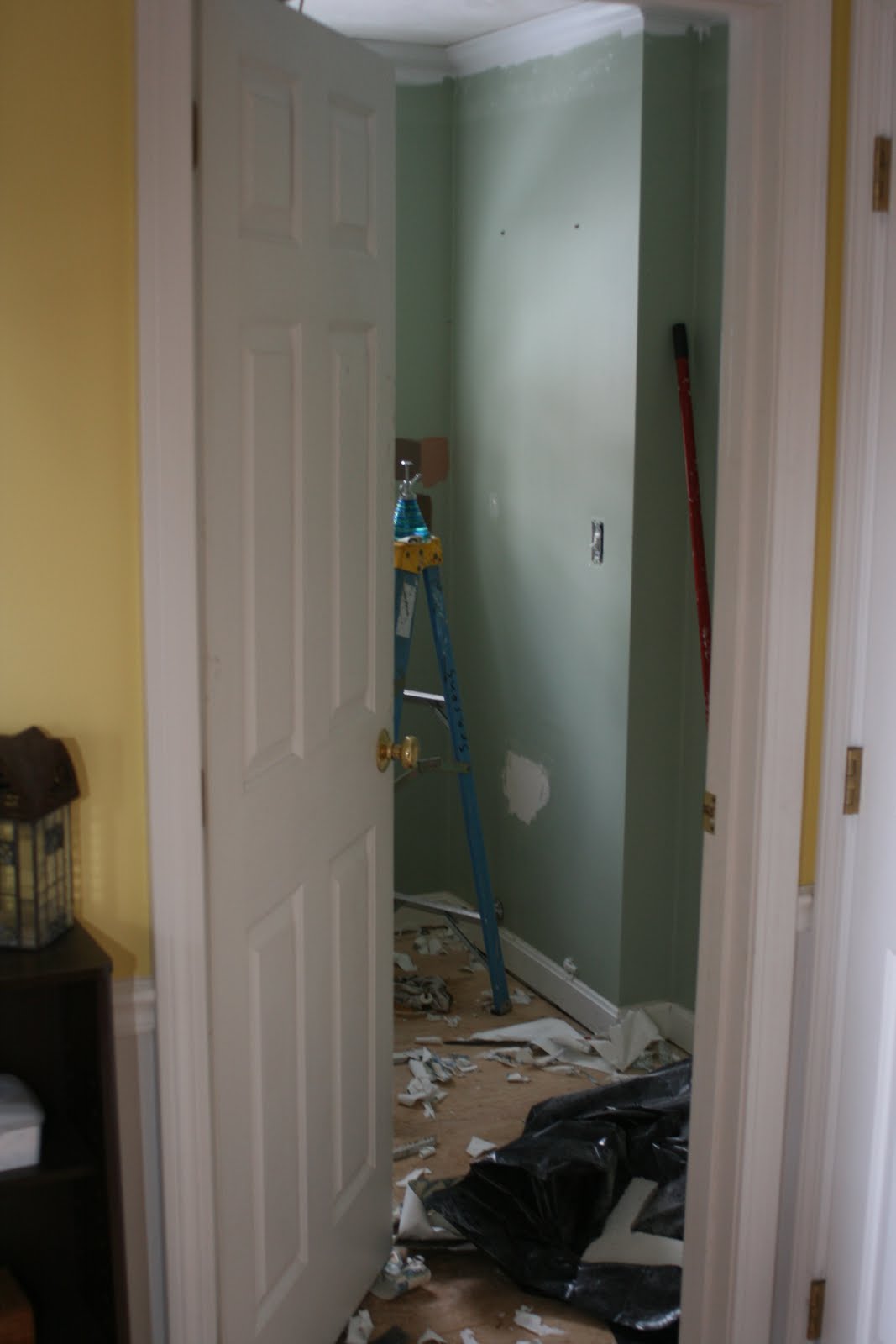 Knit Jones: Bathroom Reno Day #1...in pictures