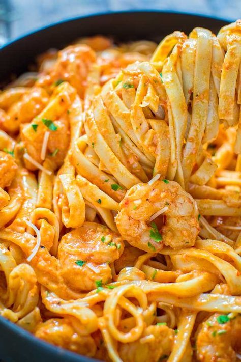 Rich and creamy, hearty and so flavorful, this Shrimp Fettuccine with Roasted 