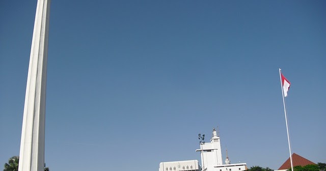 7 Wisata Monumen di Jawa Timur  ilmumenara