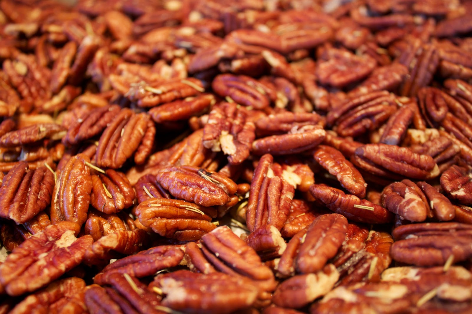 Mama Ozzy's Table RosemaryScented Pecans