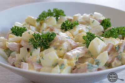 Zomerse salade met asperges, ham en eieren Zomerse salade met asperges, ham en eieren