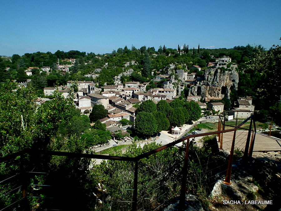 Un jour....Une photo ! Sur le chemin du mas Daudet et du belvédère