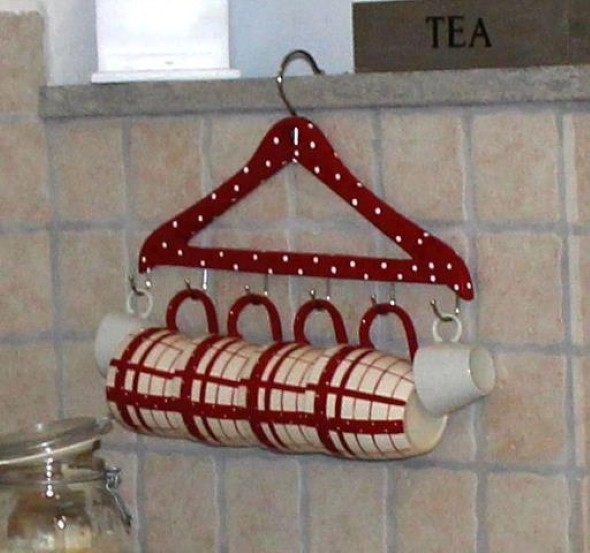 Cuelga tus tazas de una percha