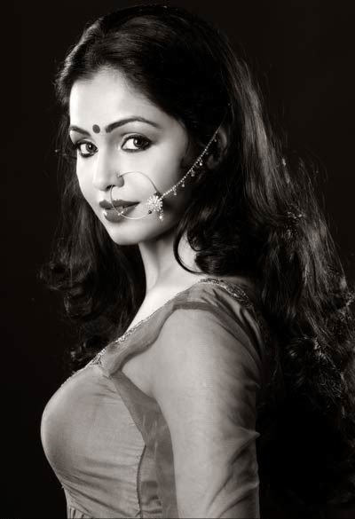 Shubhangi Atre Latest Updates, Gallery, Wiki, Affairs, Contact Info