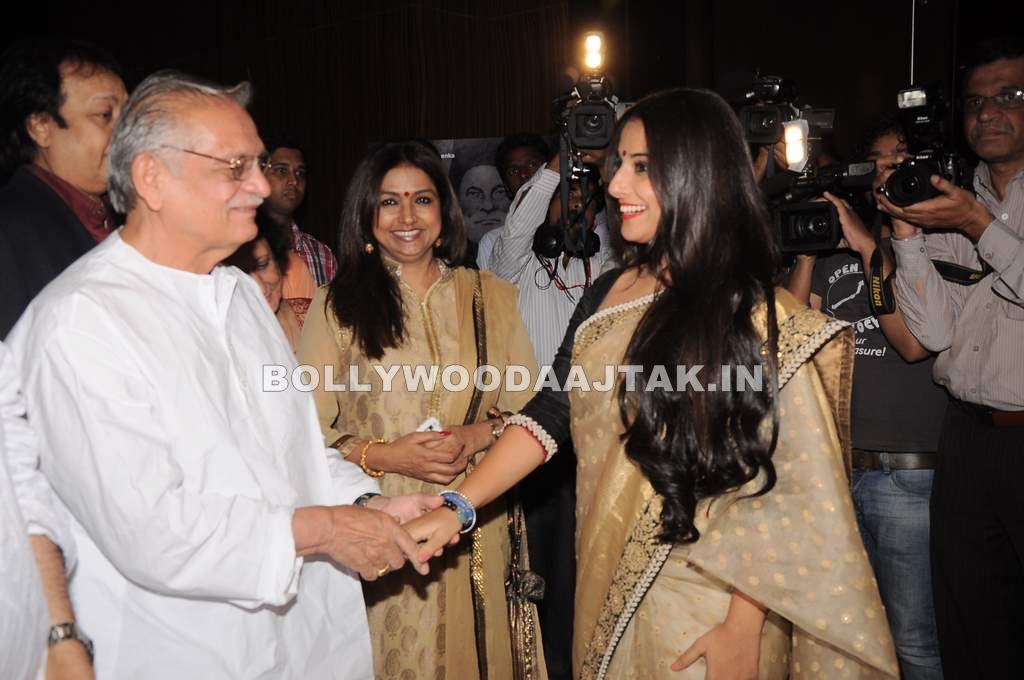 Vidya Balan with open long hair1 - Vidya Balan with Long Open Hair in Golden Saree