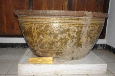 Bak Air Koleksi Museum Samparaja Bima