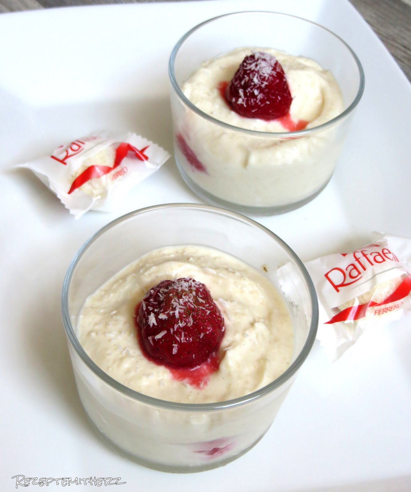 Raffaellocreme mit Beeren