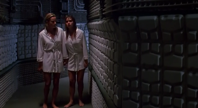 Femmes seules dans lain