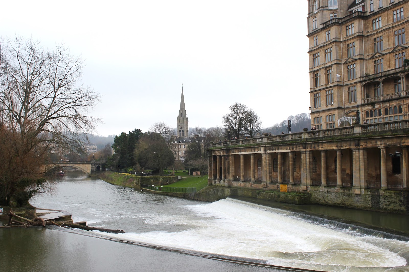 travel guide about Bath, talking about what to do, where to eat, and where to stay. Including the Roman Baths, Bath Abbey and Gray's Boutique B&B