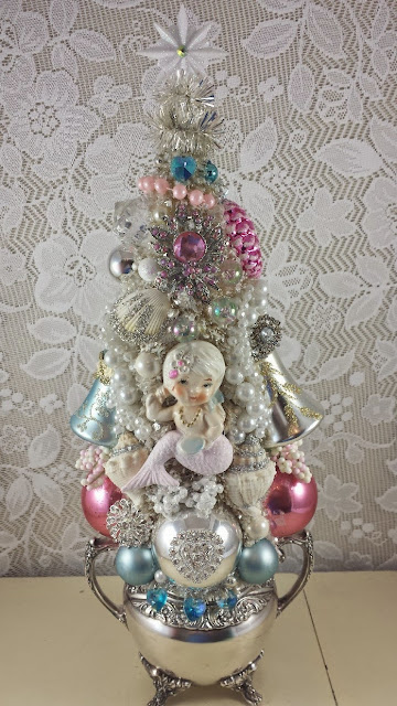Ms Bingles Vintage Christmas: Mermaid Christmas Tree??