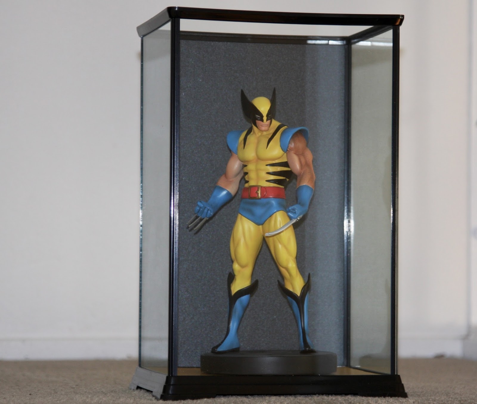 GEEK DIY BAM! BOWEN WOLVERINE STATUE GLASS DISPLAY CASE DIY