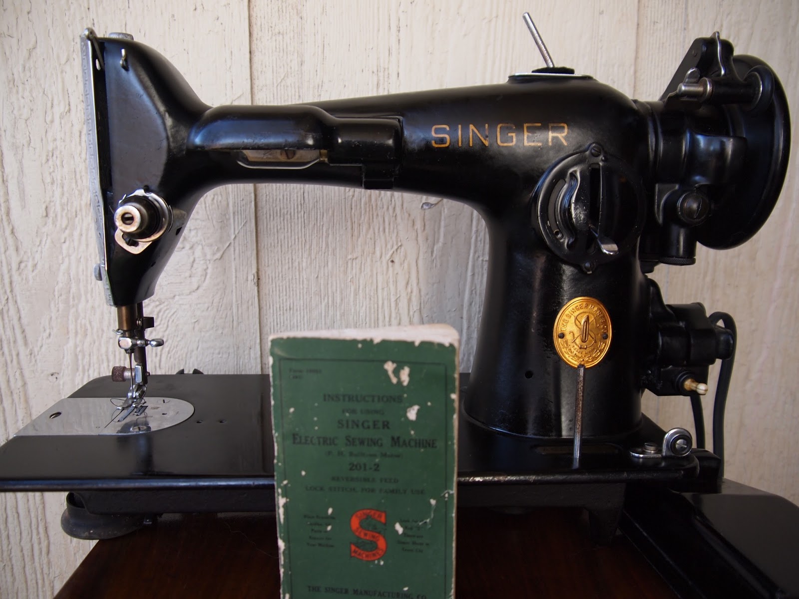 Tupelo Creative: Singer 201-2!