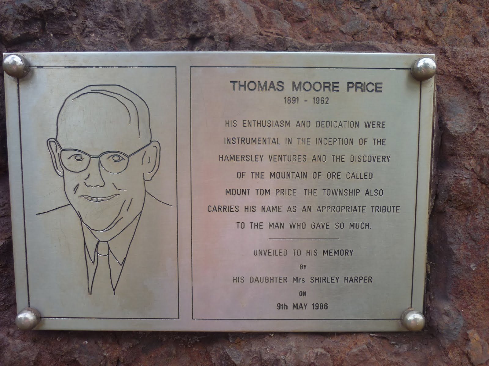 Travels in Oz Day 44 Tom Price 12/4/11