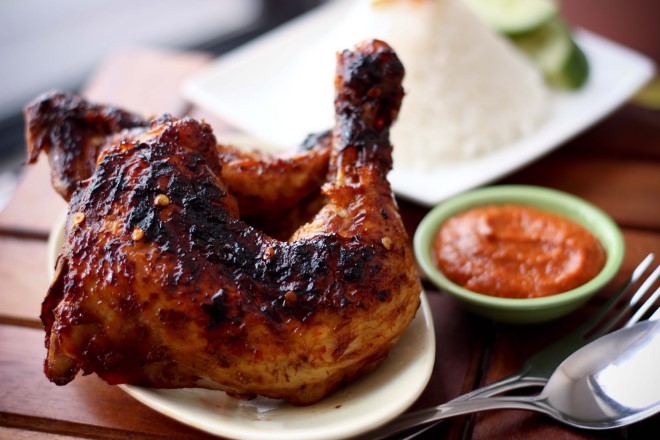 Resep Ayam Bakar Kecap Bango dengan Cita Rasa Pedas Manis 