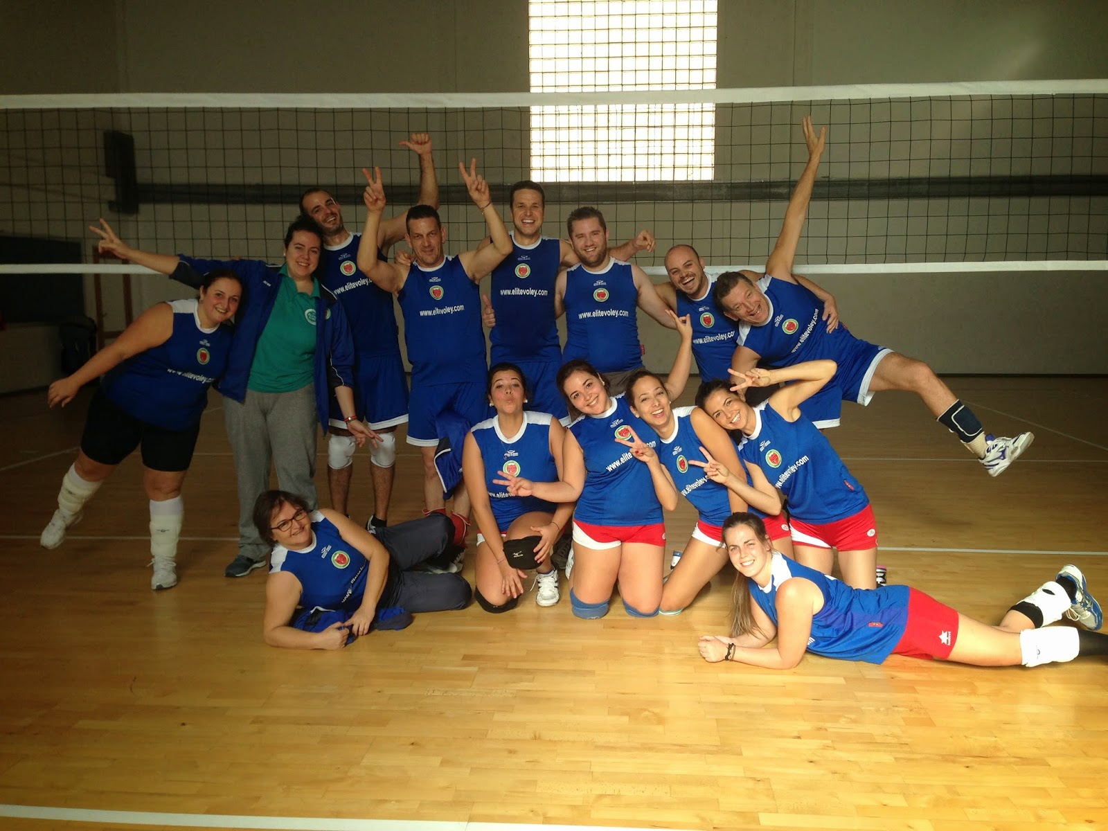 Escuela de Voleibol para Adultos 20142015 EliteVoley
