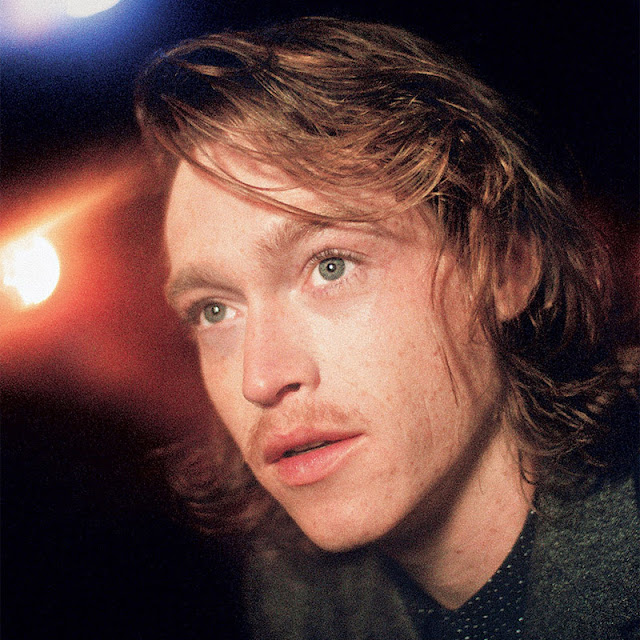 Aniversariante do dia Caleb Landry Jones cinema de novo