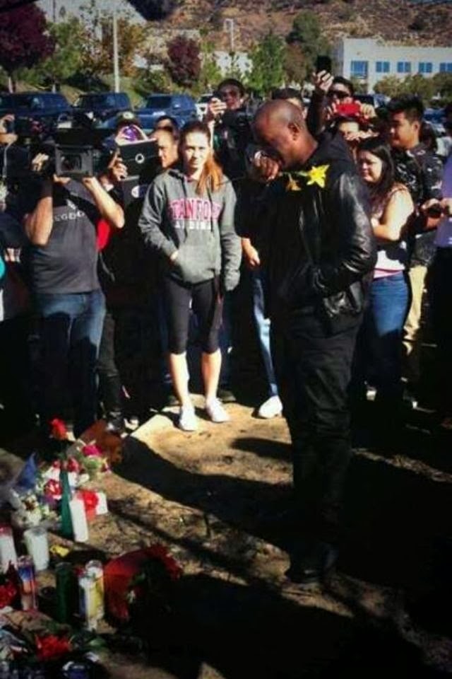 Heartbreaking pics Tyrese cries at scene of Paul Walker's death