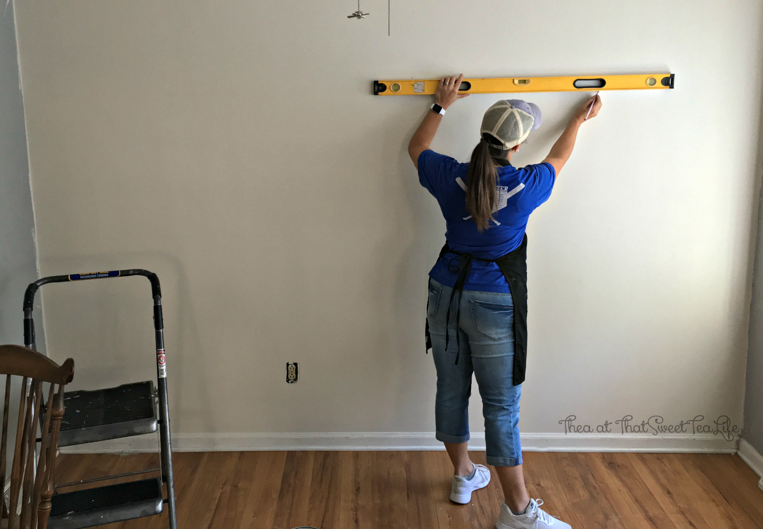 Faux Shiplap-using a level The Shiplap Wall Hack that can save you Thousands! by Thea at That Sweet Tea Life | DIY Shiplap |faux shiplap | shiplap hack | wall ideas | shiplap walls | installing shiplap | how to shiplap | faux walls #Shiplap #DIYShiplap #Shiplaphack #wallideas #Fauxshiplap