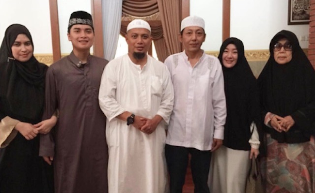 BERITA ISLAMI TERKINI: Kalah Debat Lalu Jadi Muallaf, Larissa Chou