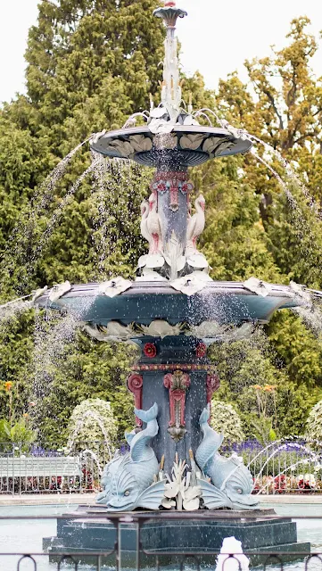 What is Christchurch Like Now? Christchurch Botanic Gardens fountain
