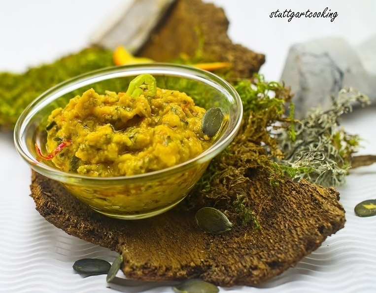 stuttgartcooking: Tomaten mit Risotto und Kürbis-Pesto gefüllt und im ...
