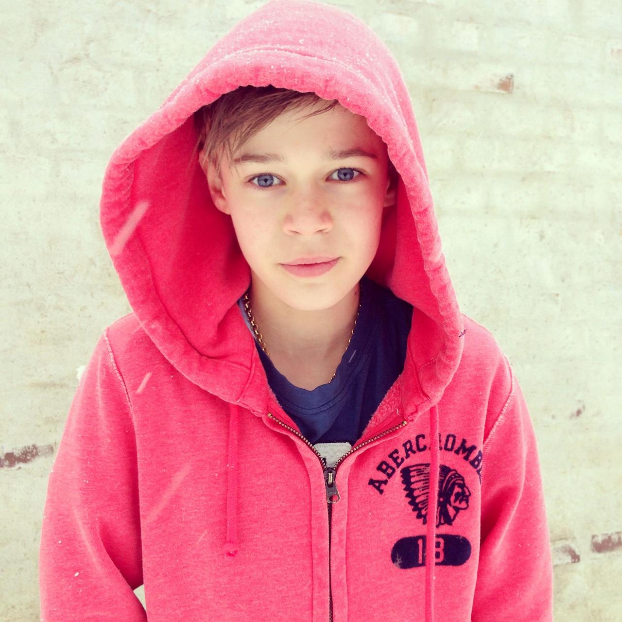 Фото красивых парней 14 лет. Бенджамин Ласниер 13 лет.