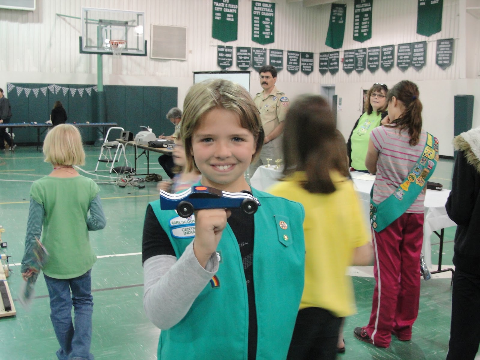 Girl Scout's Powder Puff Pinewood Derby Girls get to Make a Car and