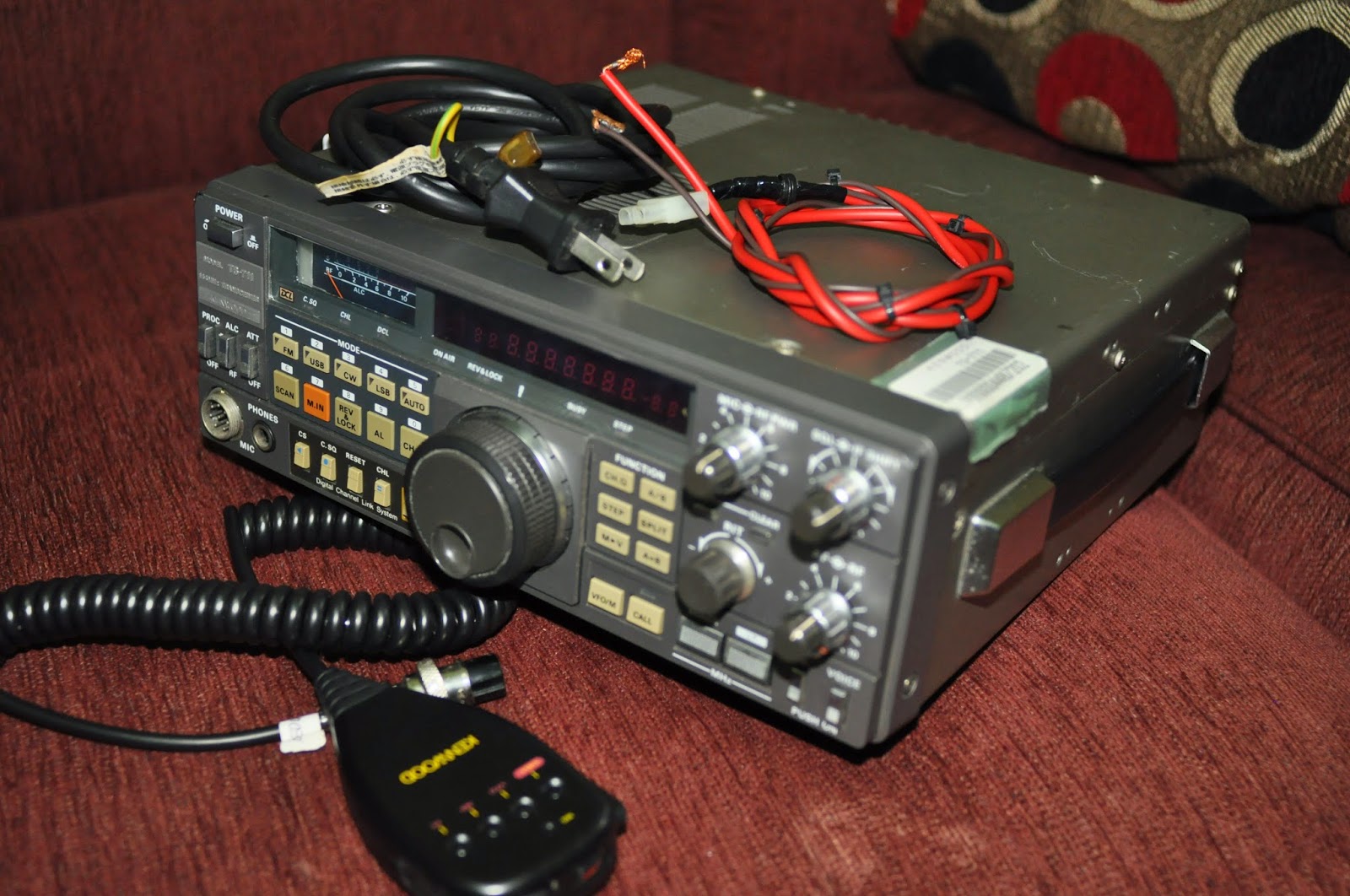 VINTAGE RADIO kenwood ts711 allmode VHF japan ver. ( SOLD! )