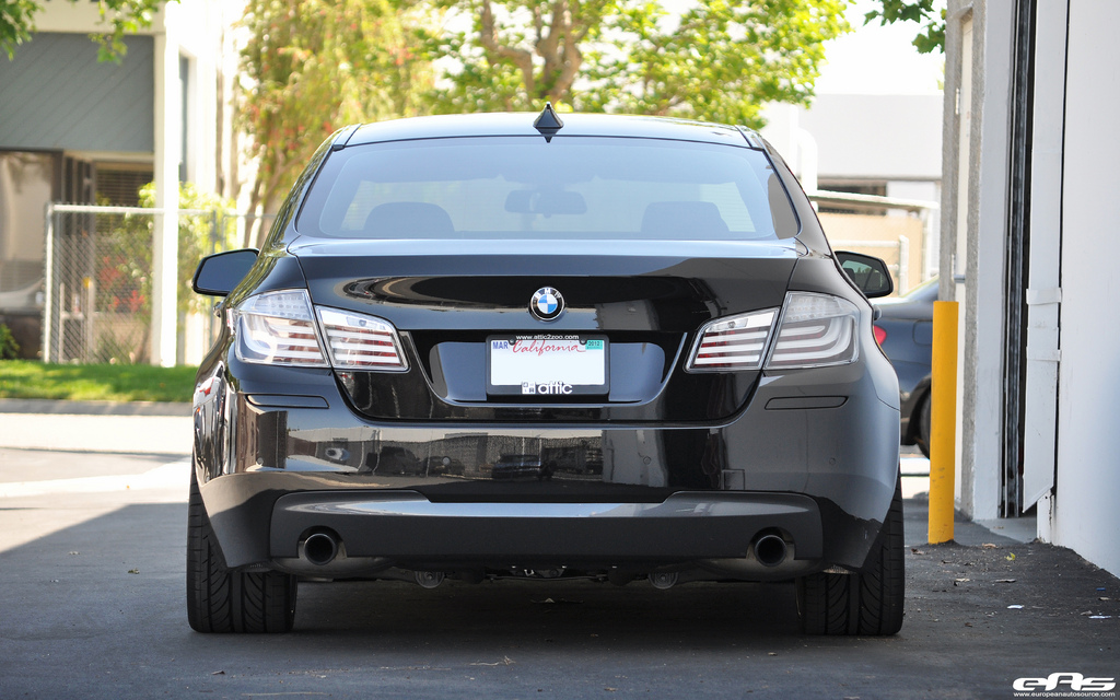 Бмв м5 ф10 сзади. Bmw f10 сзади. Bmw f10 m5 rear diffuser. Bmw f10 m пакет. Bmw f10 зад.