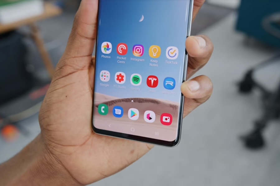 Samsung Galaxy S10 is a smartphone you will surely love to have