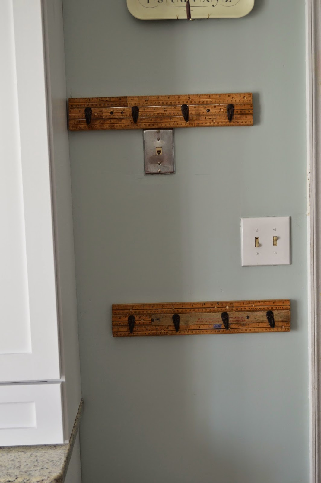 Little White Schoolhouse: apron rack