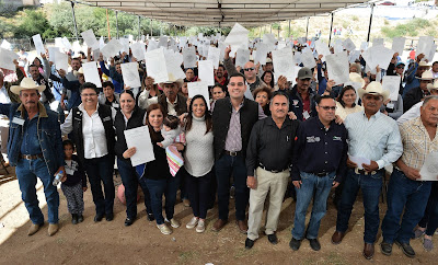 Reciben títulos de propiedad más de mil familias en Baviácora